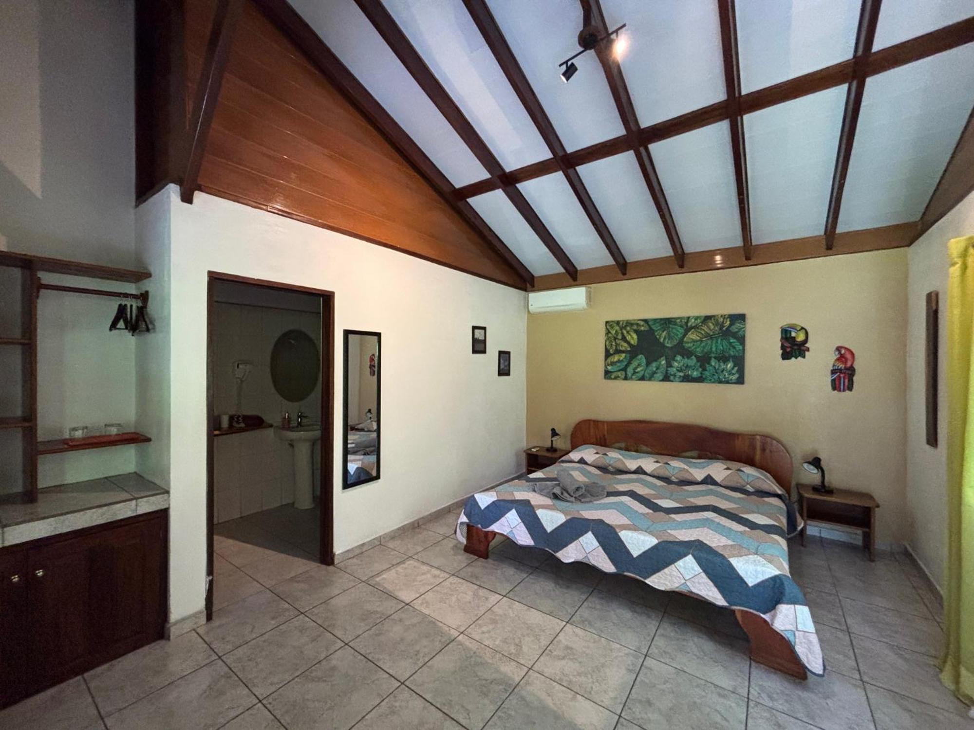Hotel Suizo Loco Lodge & Resort Cahuita Exterior foto