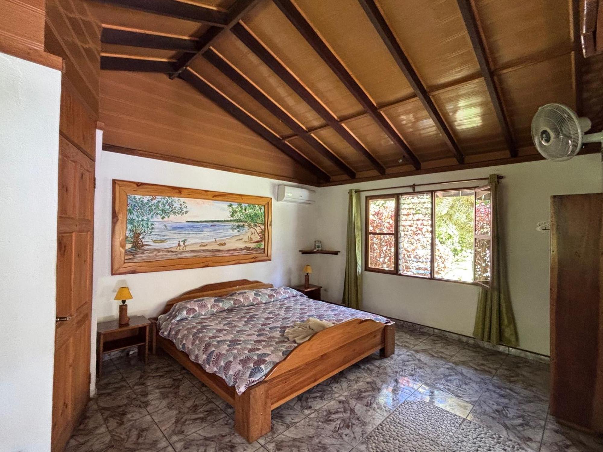 Hotel Suizo Loco Lodge & Resort Cahuita Exterior foto
