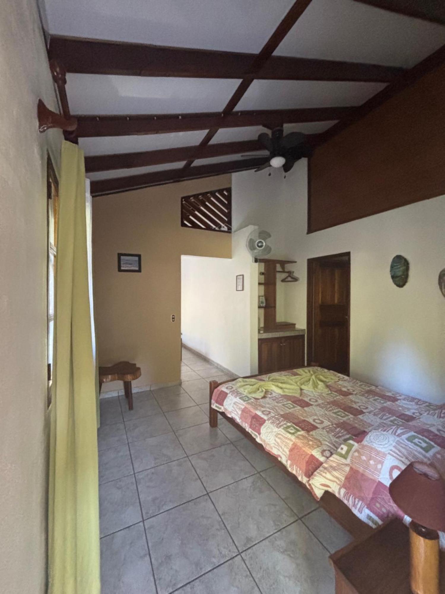 Hotel Suizo Loco Lodge & Resort Cahuita Exterior foto