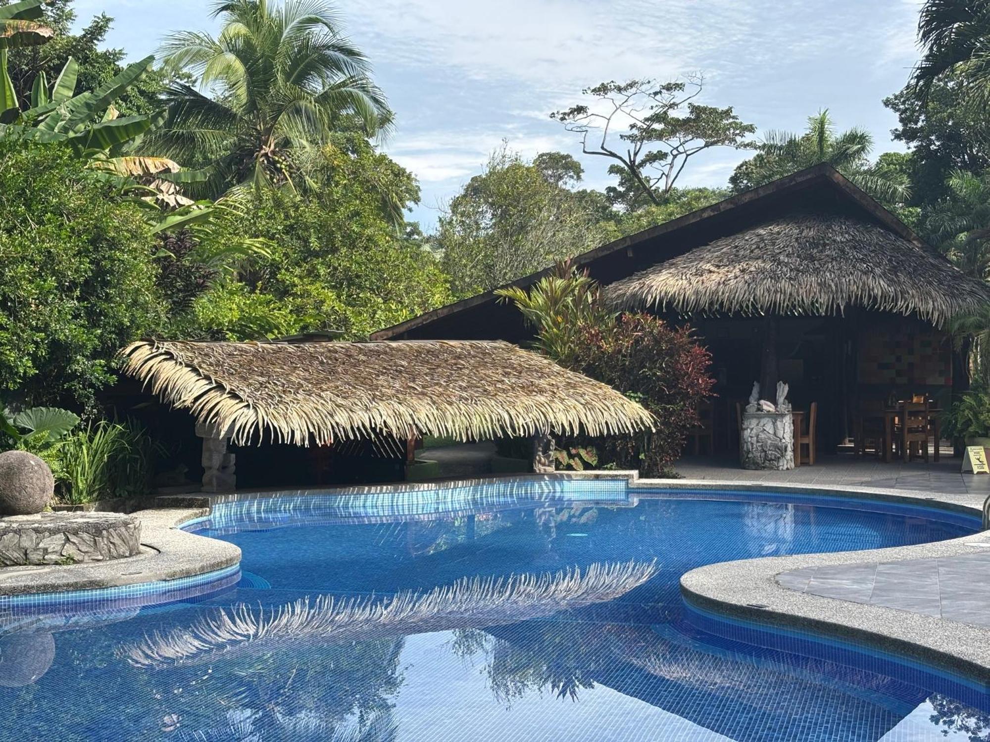 Hotel Suizo Loco Lodge & Resort Cahuita Exterior foto